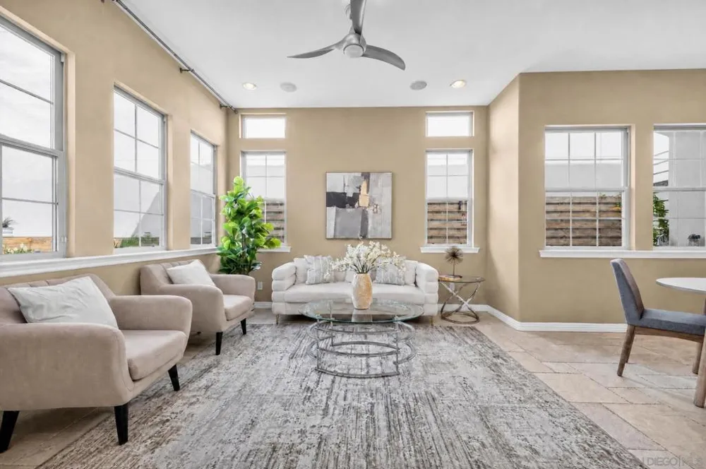 2985 Farragut Rd San Diego, CA 92106