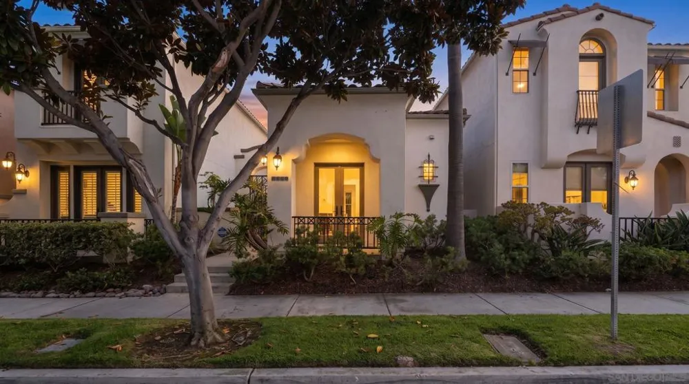 2985 Farragut Rd San Diego, CA 92106