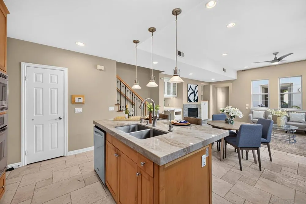2985 Farragut Rd San Diego, CA 92106