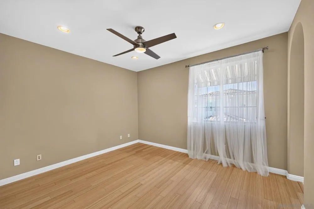 2985 Farragut Rd San Diego, CA 92106