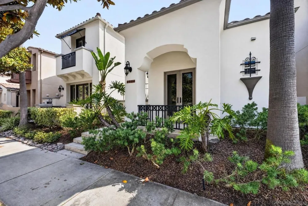 2985 Farragut Rd San Diego, CA 92106