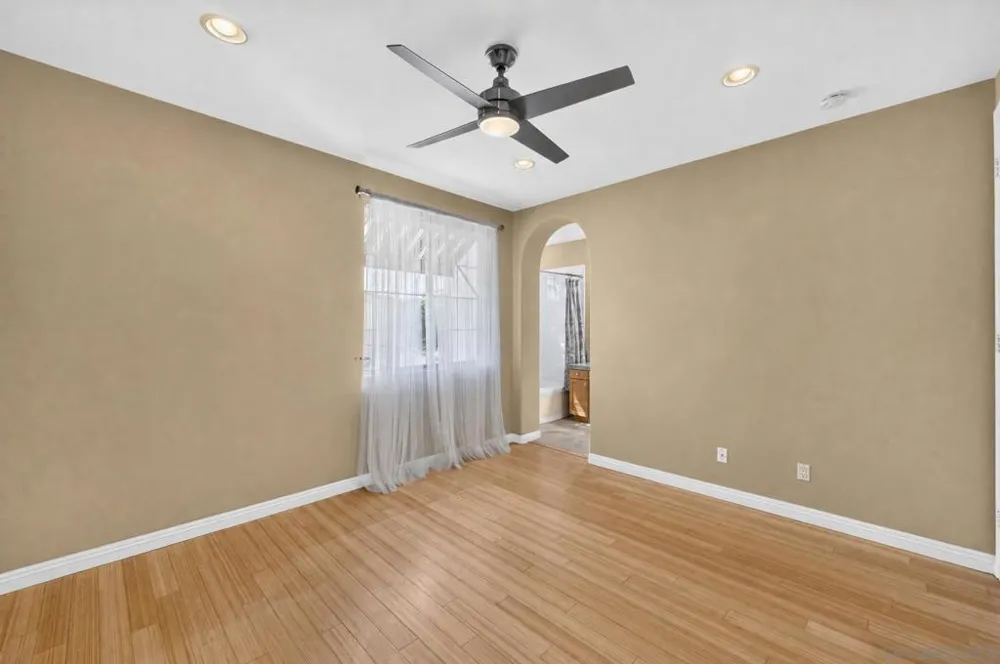 2985 Farragut Rd San Diego, CA 92106