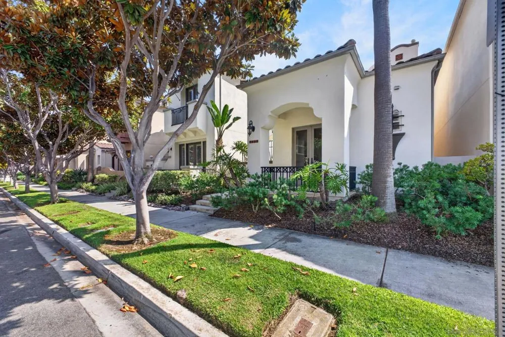 2985 Farragut Rd San Diego, CA 92106