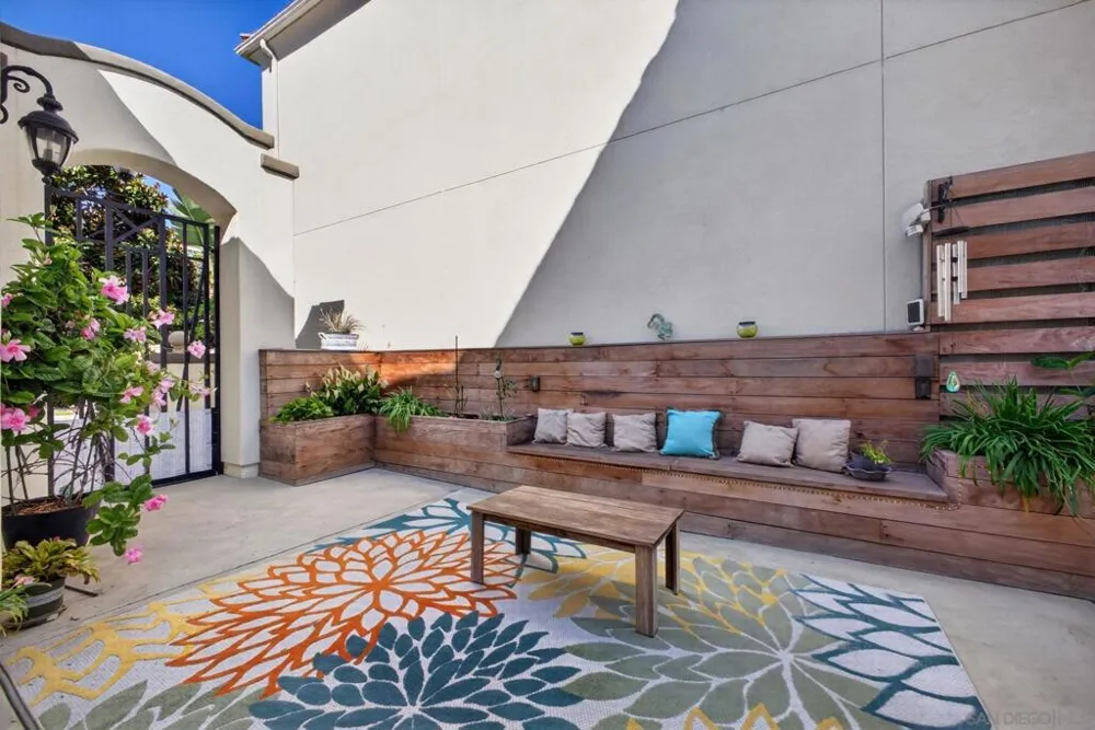 2985 Farragut Rd San Diego, CA 92106