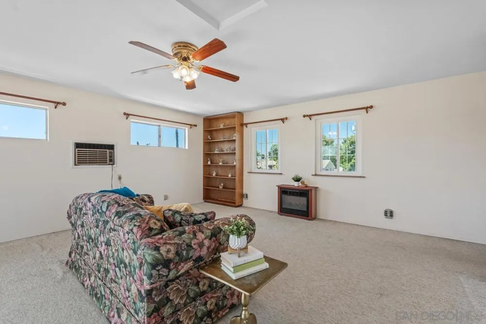 6031 Sinton La Mesa, CA 91942