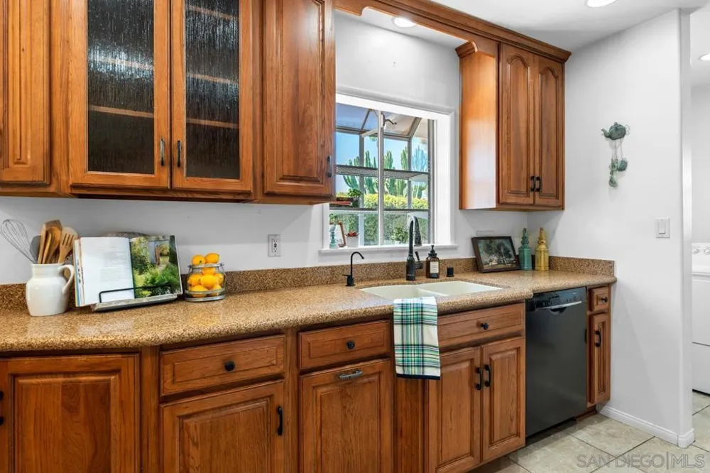 6031 Sinton La Mesa, CA 91942