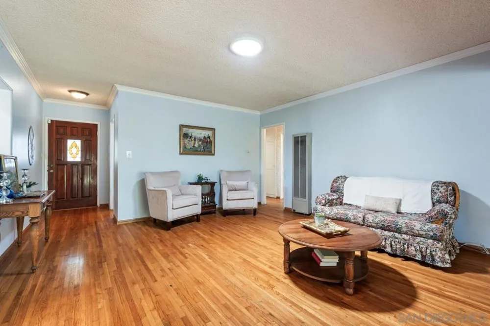 6031 Sinton La Mesa, CA 91942