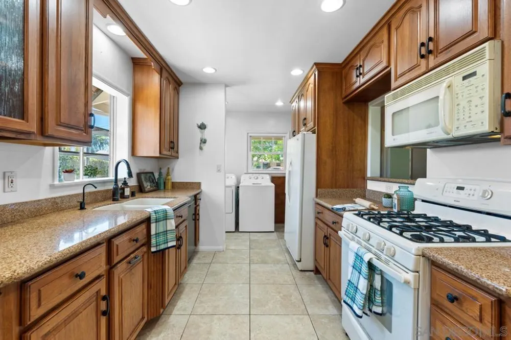 6031 Sinton La Mesa, CA 91942