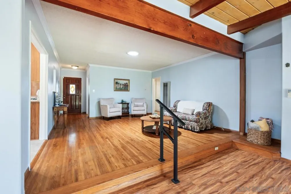 6031 Sinton La Mesa, CA 91942