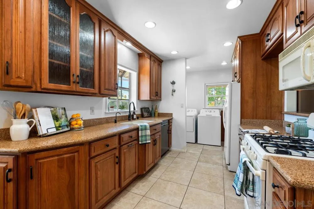 6031 Sinton La Mesa, CA 91942