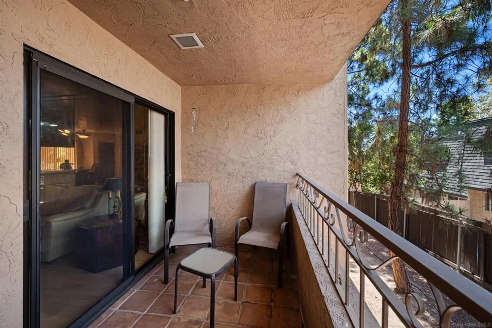 5649 Lake Park #102 La Mesa, CA 91942