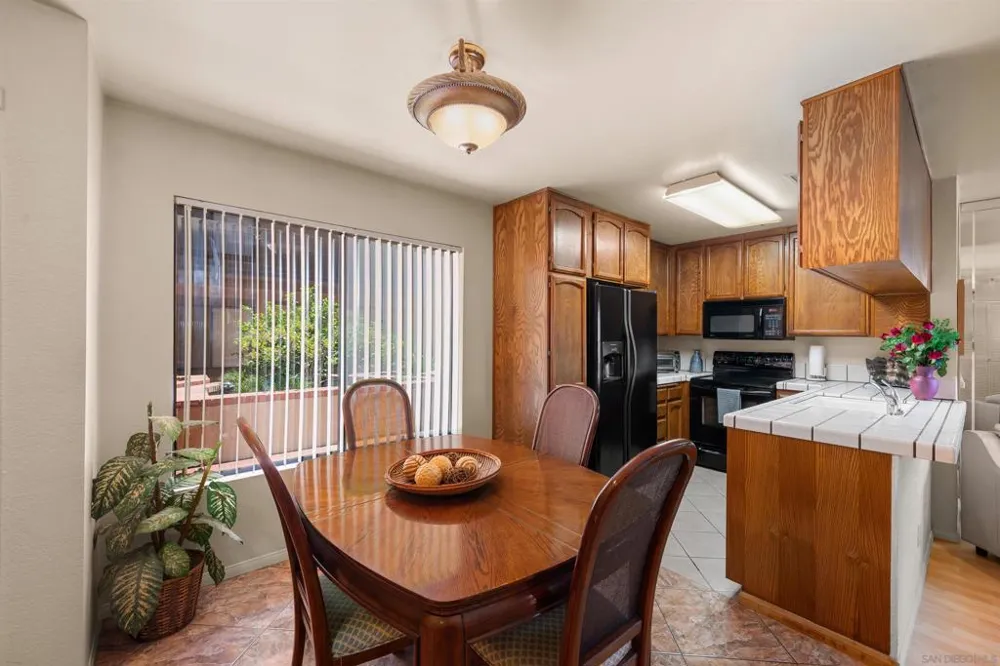 5649 Lake Park #102 La Mesa, CA 91942