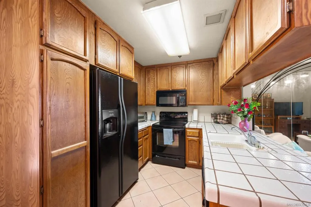 5649 Lake Park #102 La Mesa, CA 91942
