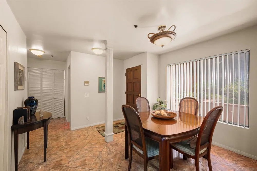 5649 Lake Park #102 La Mesa, CA 91942