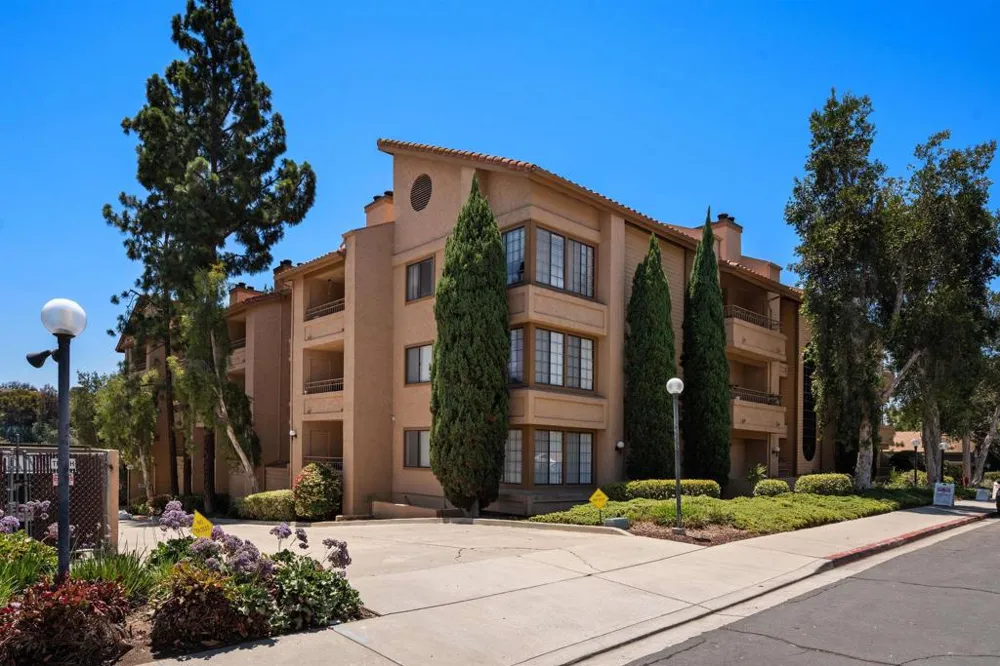 5649 Lake Park #102 La Mesa, CA 91942