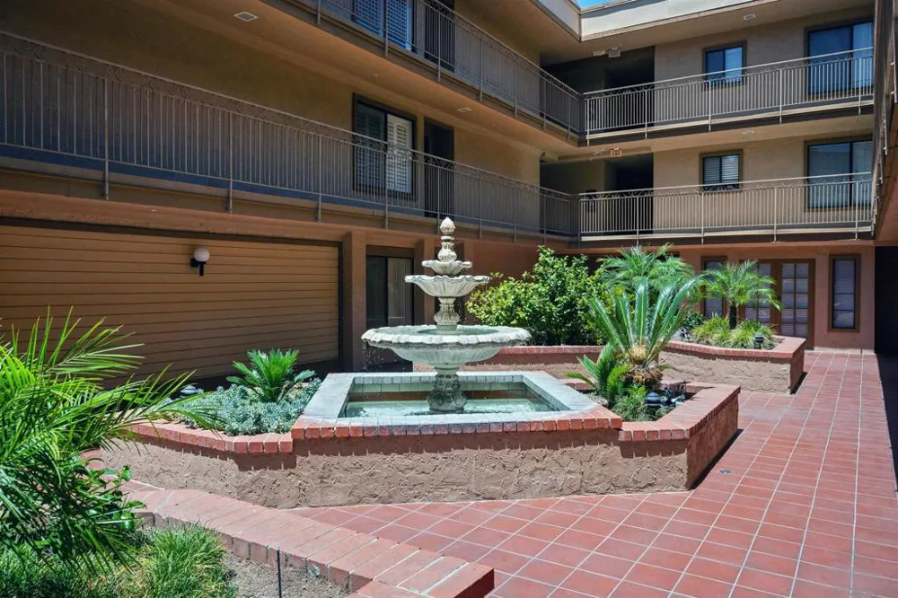 5649 Lake Park #102 La Mesa, CA 91942