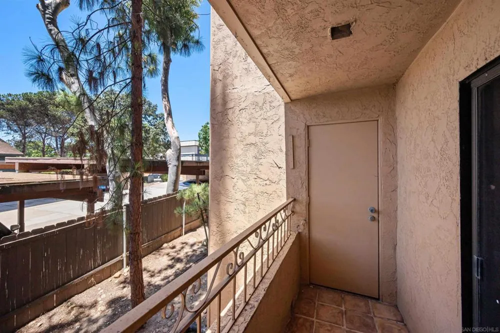 5649 Lake Park #102 La Mesa, CA 91942