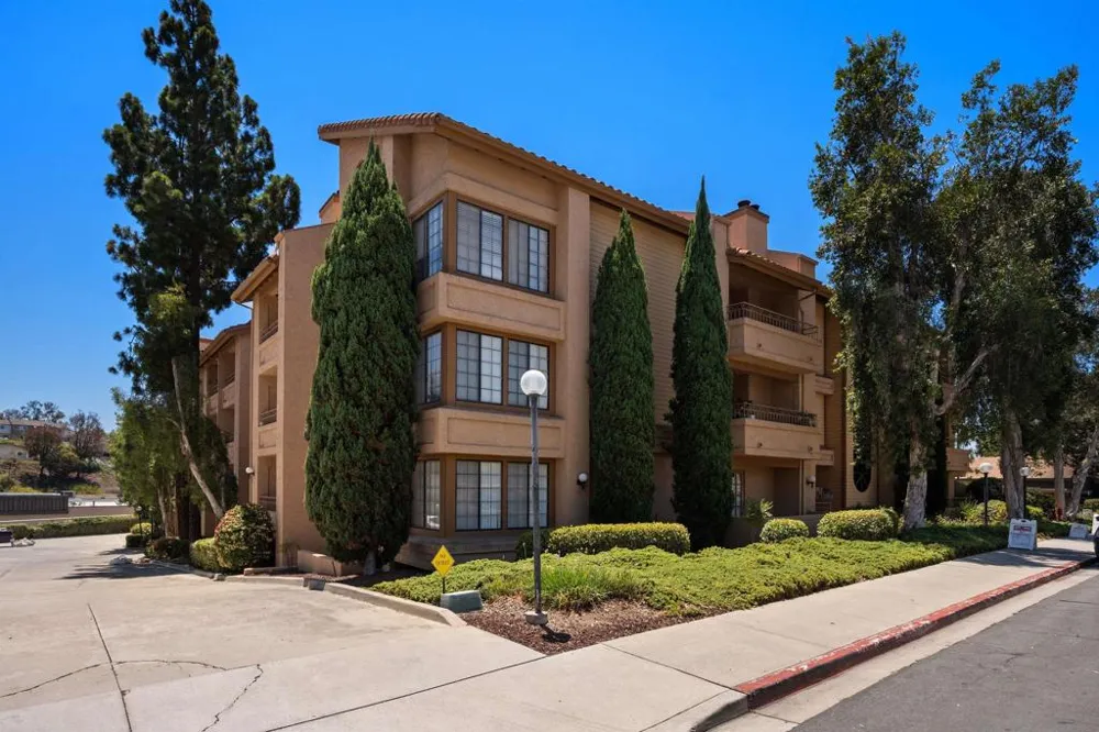5649 Lake Park #102 La Mesa, CA 91942