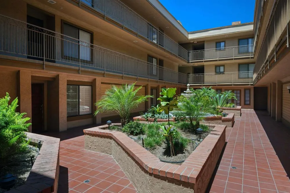 5649 Lake Park #102 La Mesa, CA 91942