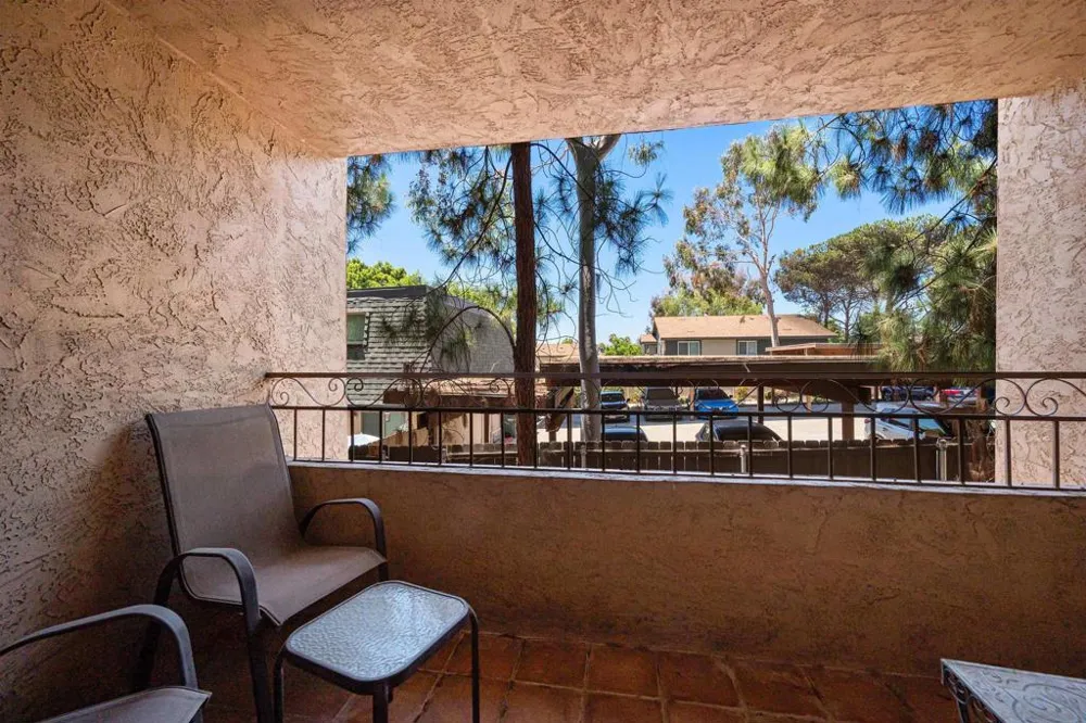 5649 Lake Park #102 La Mesa, CA 91942