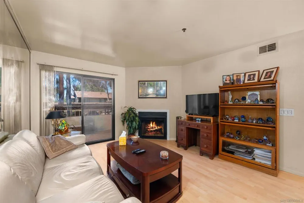 5649 Lake Park #102 La Mesa, CA 91942