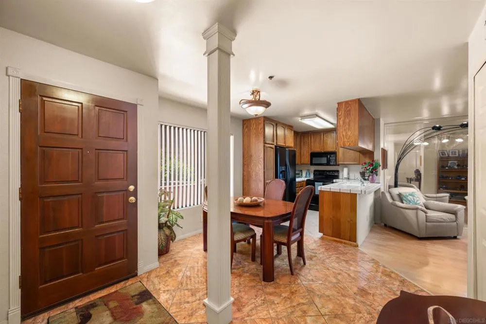 5649 Lake Park #102 La Mesa, CA 91942