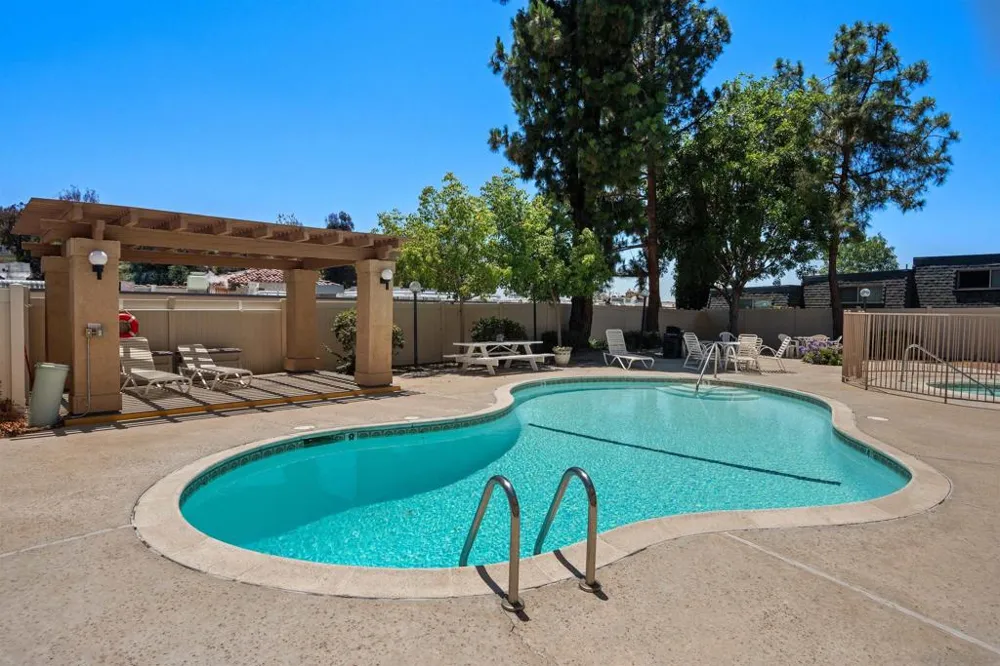 5649 Lake Park #102 La Mesa, CA 91942
