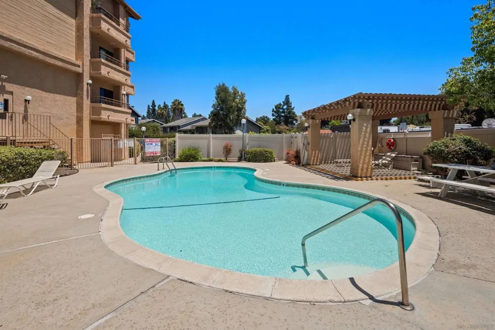 5649 Lake Park #102 La Mesa, CA 91942