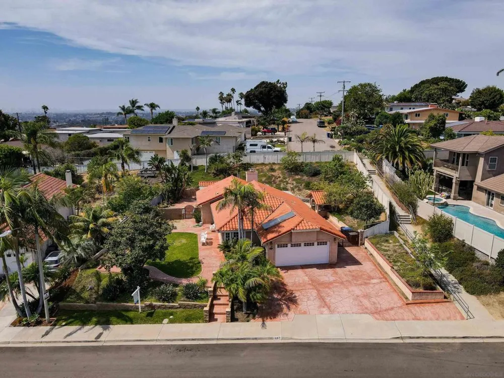 387 Bay Leaf Dr Chula Vista, CA 91910