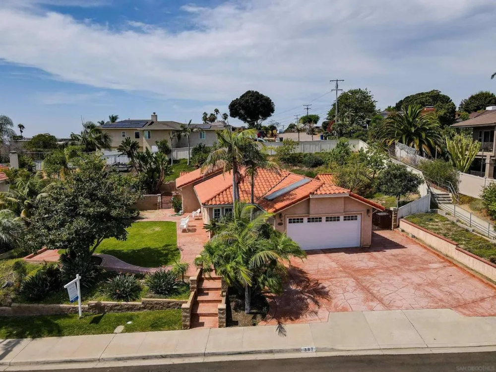 387 Bay Leaf Dr Chula Vista, CA 91910
