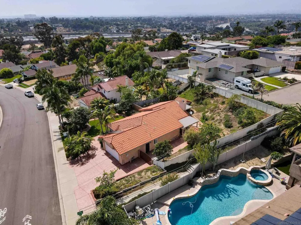 387 Bay Leaf Dr Chula Vista, CA 91910