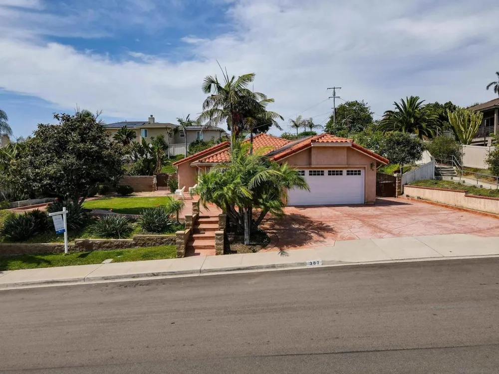 387 Bay Leaf Dr Chula Vista, CA 91910