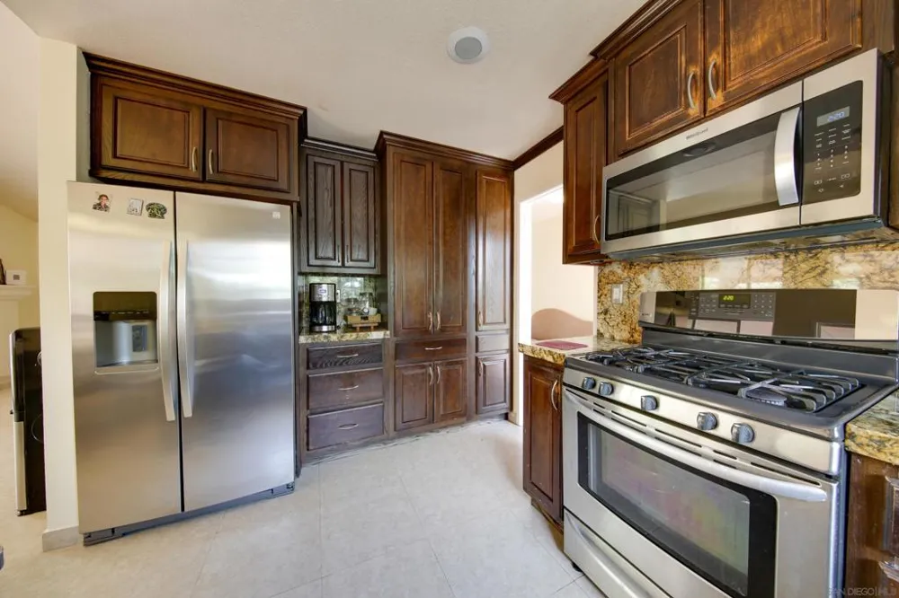 387 Bay Leaf Dr Chula Vista, CA 91910
