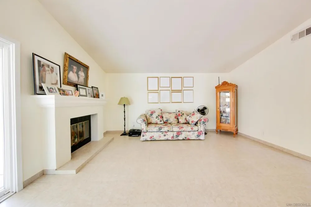 387 Bay Leaf Dr Chula Vista, CA 91910
