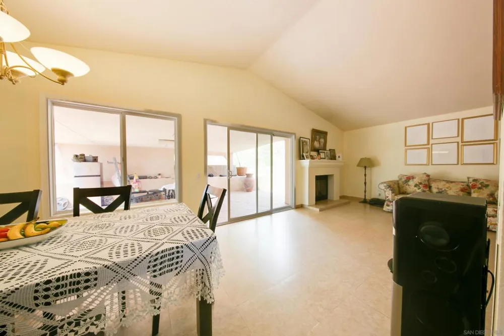 387 Bay Leaf Dr Chula Vista, CA 91910
