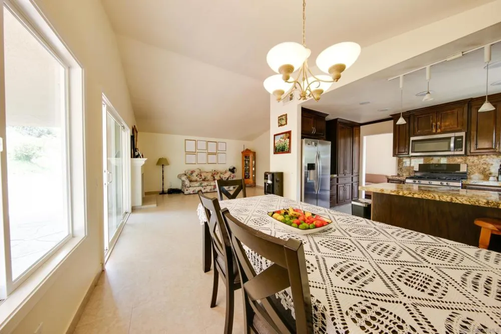 387 Bay Leaf Dr Chula Vista, CA 91910