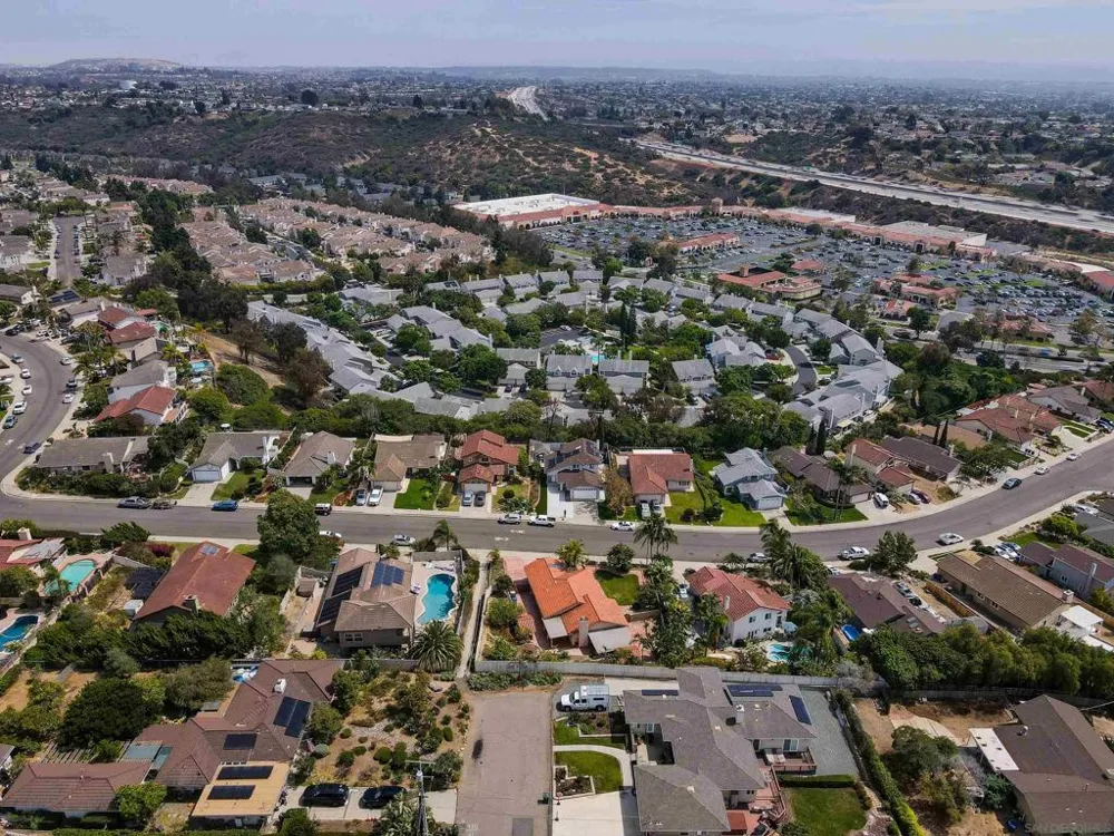 387 Bay Leaf Dr Chula Vista, CA 91910