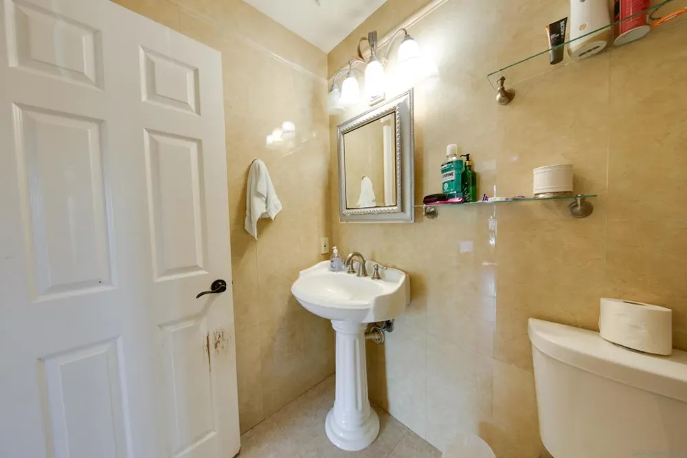 387 Bay Leaf Dr Chula Vista, CA 91910