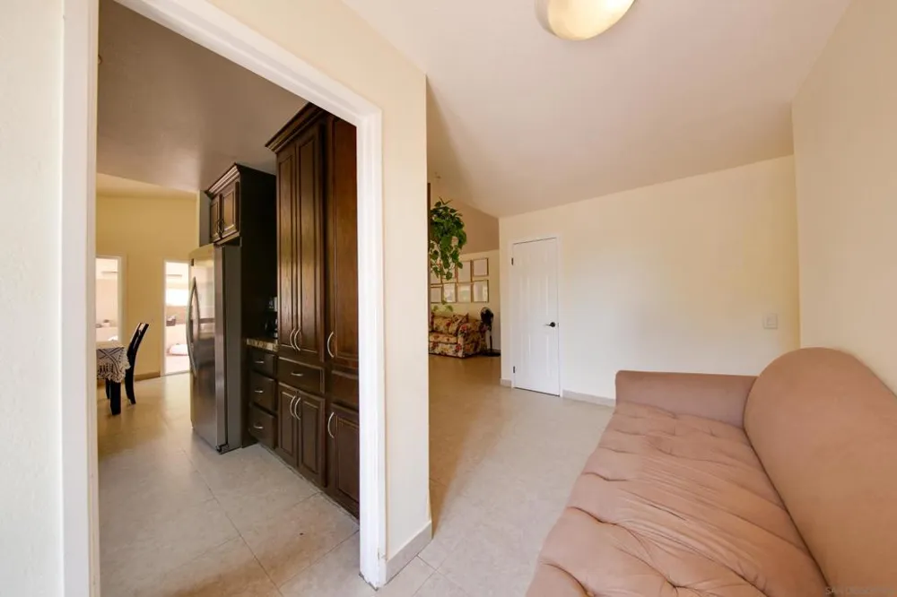 387 Bay Leaf Dr Chula Vista, CA 91910