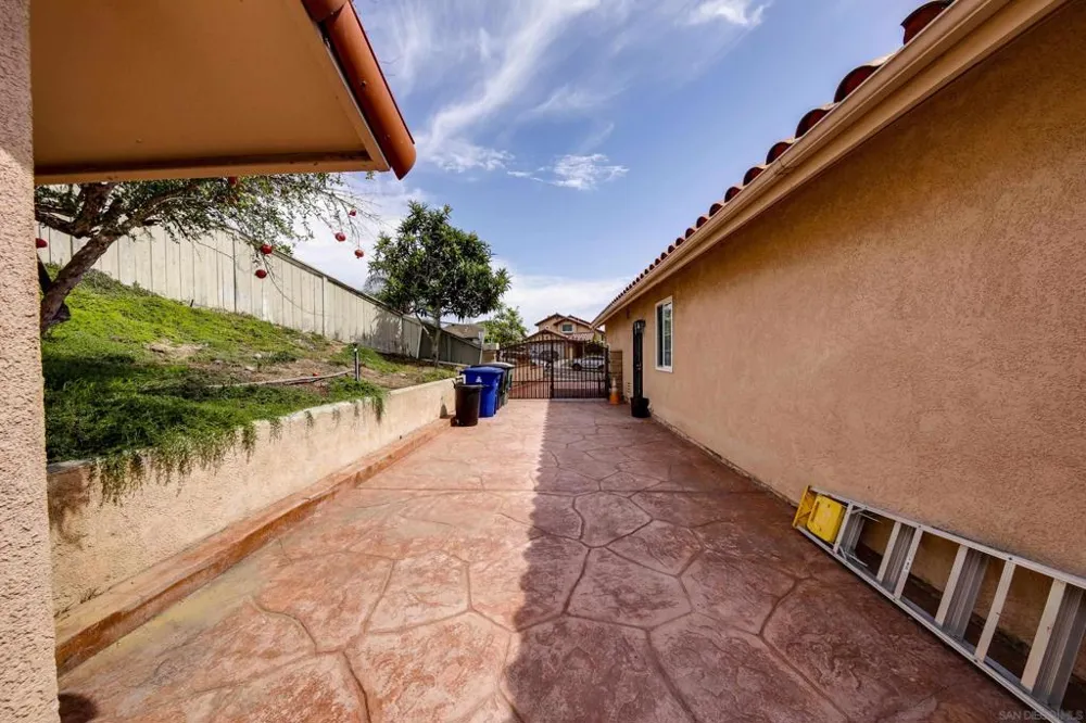387 Bay Leaf Dr Chula Vista, CA 91910