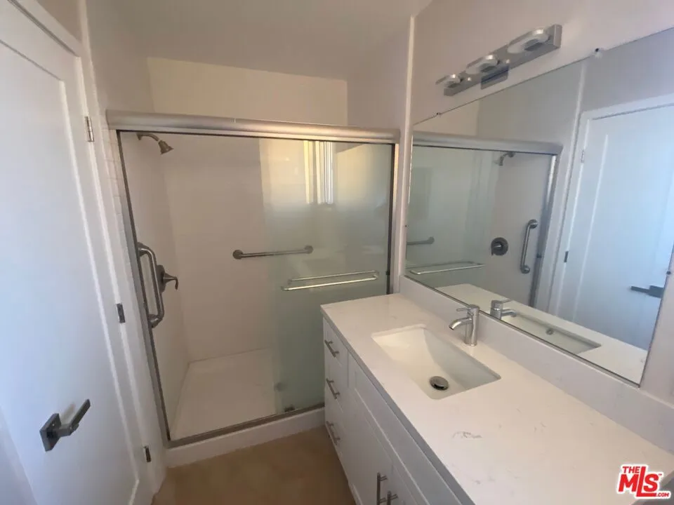 512 Evergreen Street #309 Inglewood, CA 90302