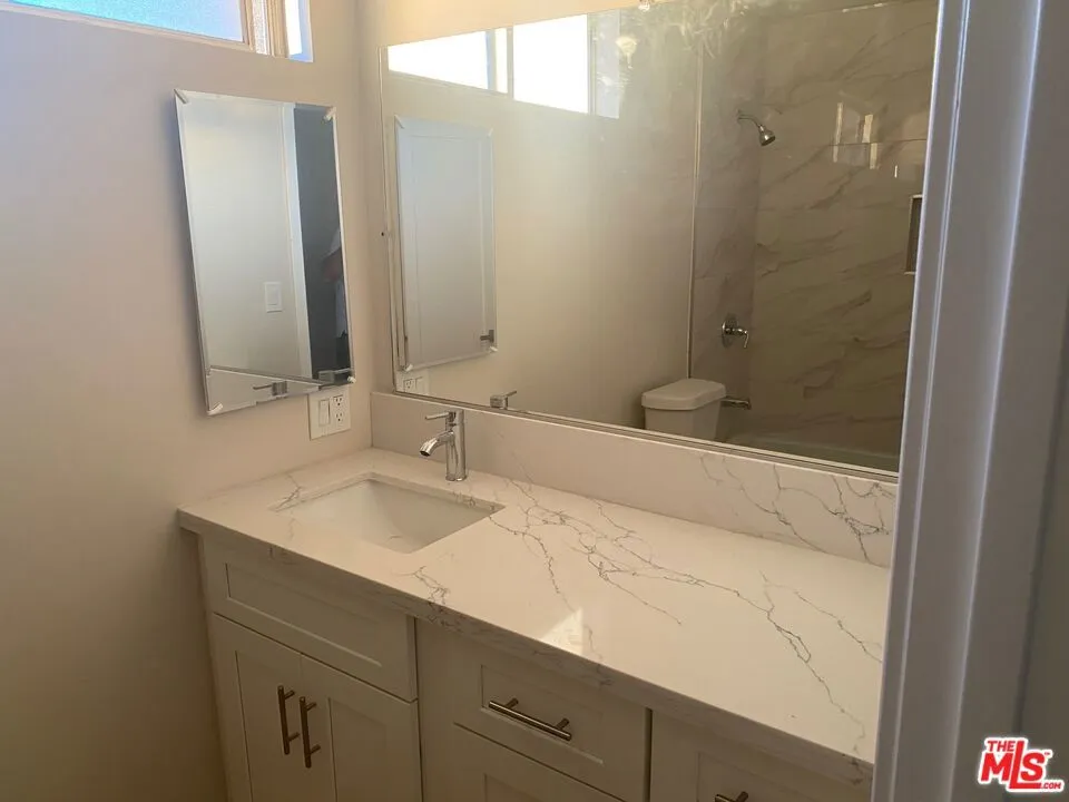 512 Evergreen Street #309 Inglewood, CA 90302