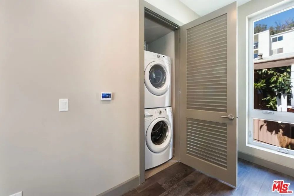 1217 HORN AVENUE #104 West Hollywood, CA 90069