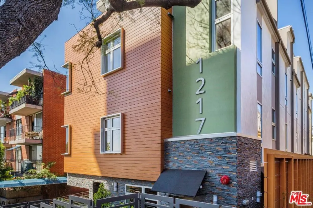 1217 HORN AVENUE #104 West Hollywood, CA 90069