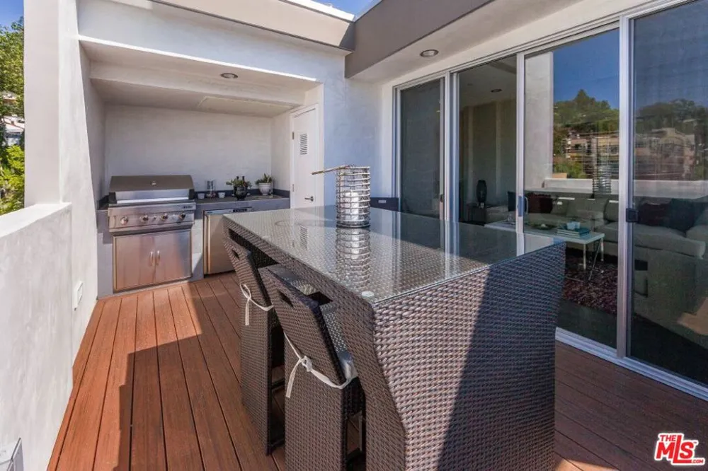 1217 HORN AVENUE #104 West Hollywood, CA 90069