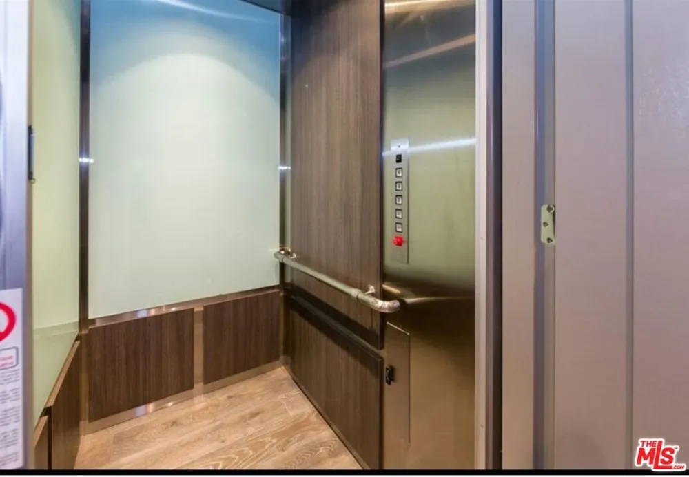 1217 HORN AVENUE #104 West Hollywood, CA 90069