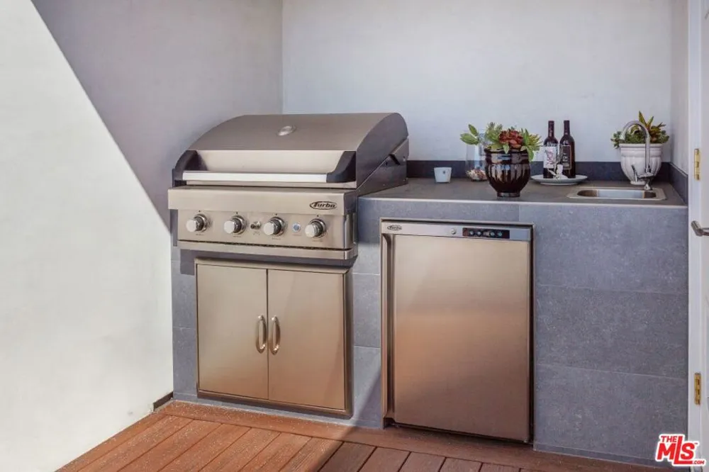 1217 HORN AVENUE #104 West Hollywood, CA 90069