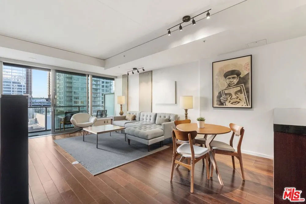 1155 S Grand Avenue #808 Los Angeles, CA 90015