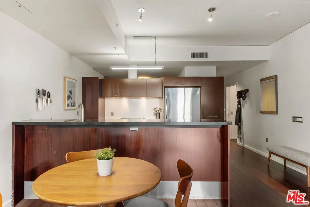 1155 S Grand Avenue #808 Los Angeles, CA 90015