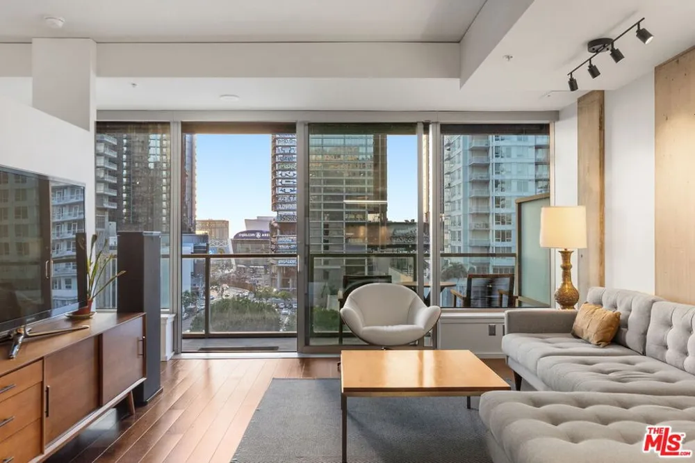 1155 S Grand Avenue #808 Los Angeles, CA 90015